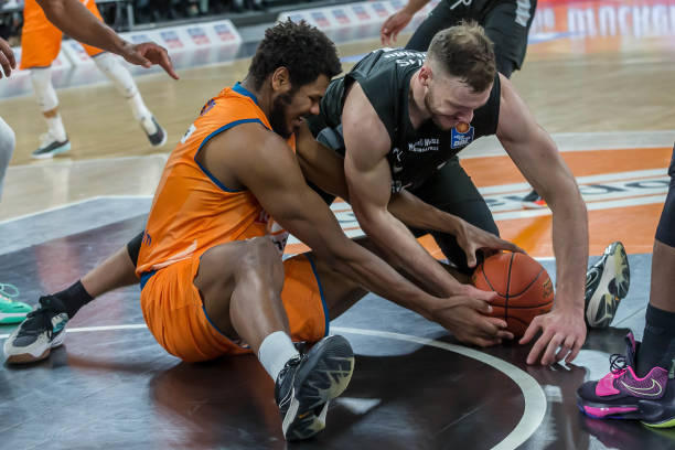 超过65场 超过65场